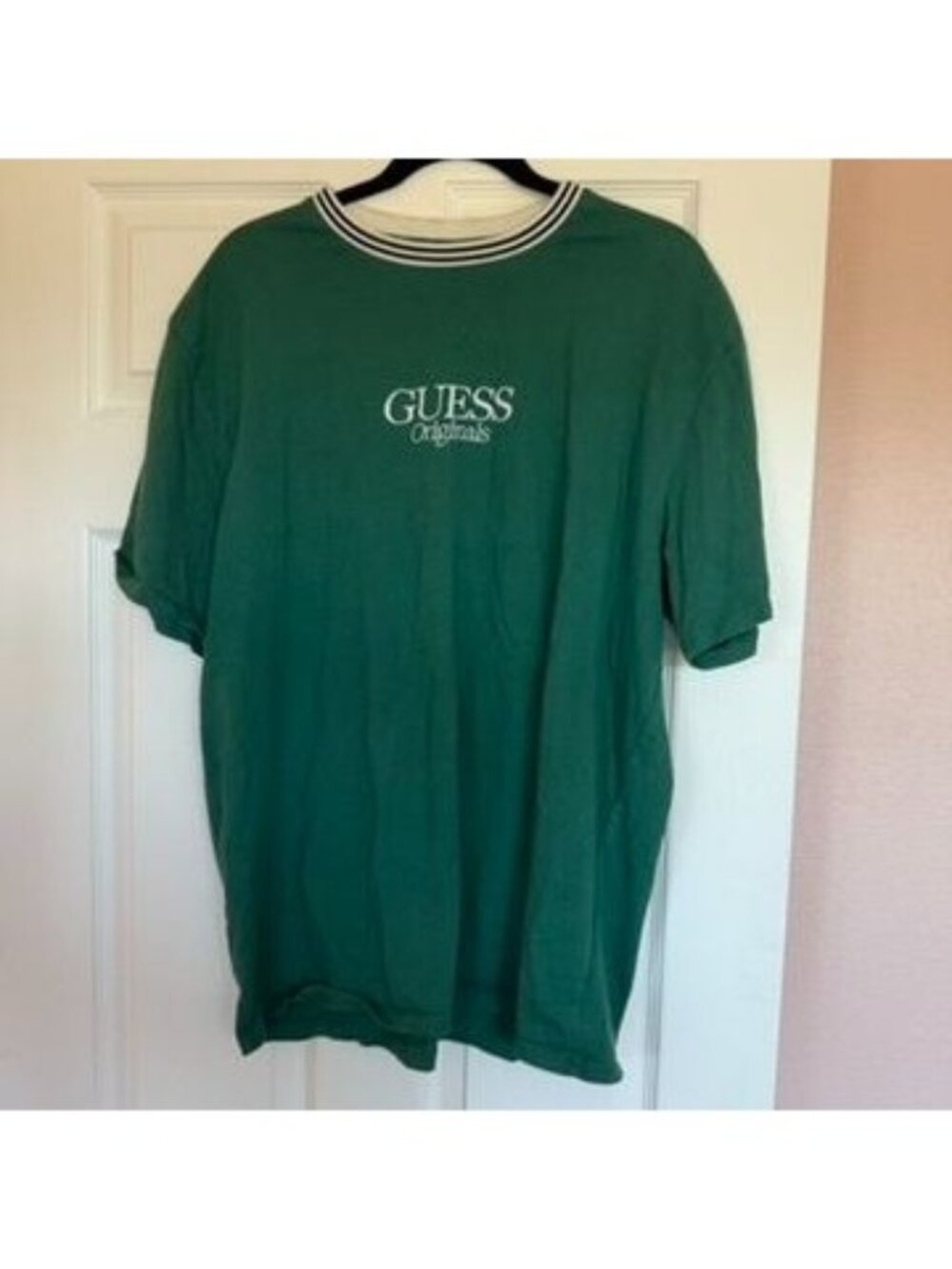 Vintage Retro Guess Embroidered Spellout Crewneck T Shirt Size Large Streetwear